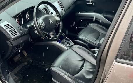 Mitsubishi Outlander III рестайлинг 3, 2011 год, 1 800 000 рублей, 7 фотография