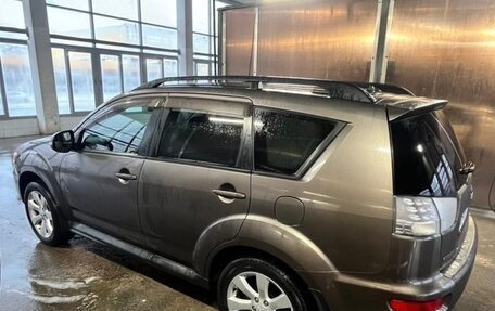 Mitsubishi Outlander III рестайлинг 3, 2011 год, 1 800 000 рублей, 14 фотография