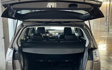 Mitsubishi Outlander III рестайлинг 3, 2011 год, 1 800 000 рублей, 12 фотография