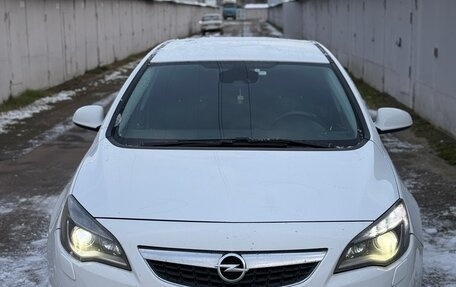 Opel Astra J, 2010 год, 800 000 рублей, 1 фотография