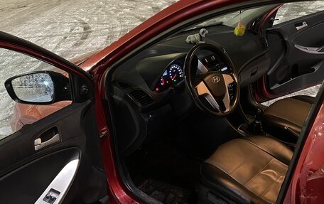 Hyundai Solaris II рестайлинг, 2011 год, 490 000 рублей, 8 фотография