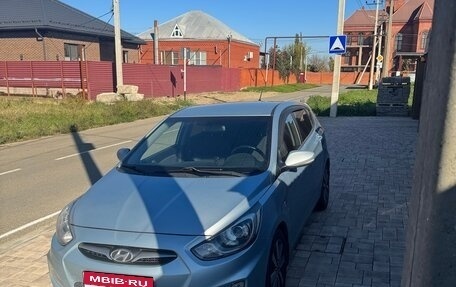 Hyundai Solaris II рестайлинг, 2011 год, 930 000 рублей, 4 фотография