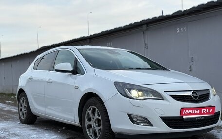 Opel Astra J, 2010 год, 800 000 рублей, 3 фотография