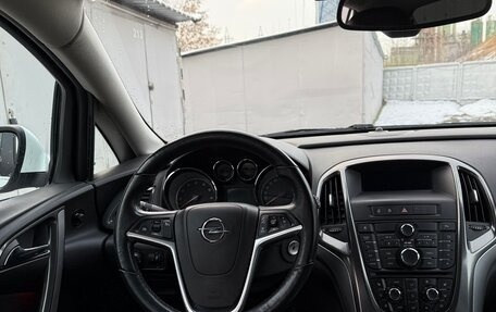 Opel Astra J, 2010 год, 800 000 рублей, 10 фотография