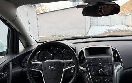 Opel Astra J, 2010 год, 800 000 рублей, 9 фотография