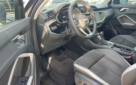 Audi Q3, 2022 год, 2 420 000 рублей, 17 фотография