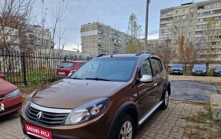 Renault Sandero I, 2013 год, 899 000 рублей, 1 фотография