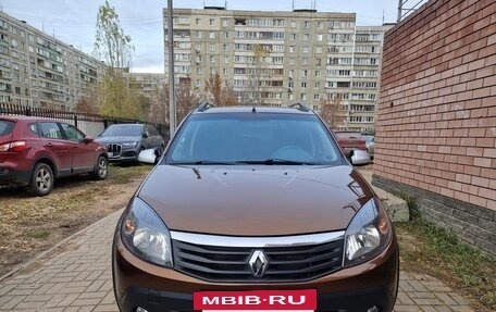 Renault Sandero I, 2013 год, 899 000 рублей, 2 фотография