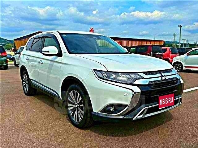 Mitsubishi Outlander III рестайлинг 3, 2022 год, 1 900 000 рублей, 5 фотография