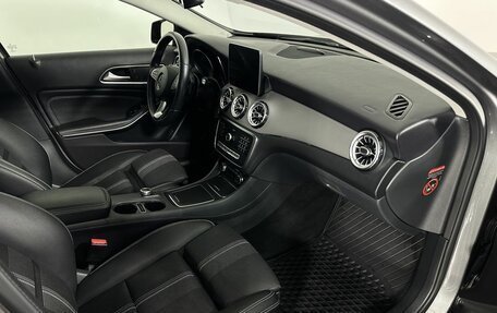 Mercedes-Benz GLA, 2019 год, 2 400 000 рублей, 14 фотография