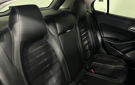 Mercedes-Benz GLA, 2019 год, 2 400 000 рублей, 15 фотография