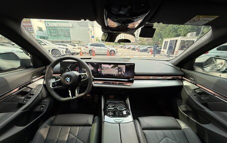 BMW 5 серия, 2025 год, 6 555 123 рублей, 9 фотография