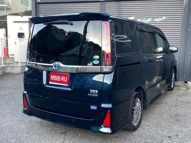 Toyota Noah III, 2021 год, 1 800 000 рублей, 9 фотография