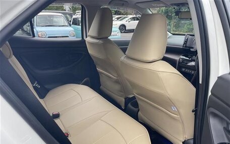 Toyota Yaris Cross, 2021 год, 1 700 000 рублей, 12 фотография