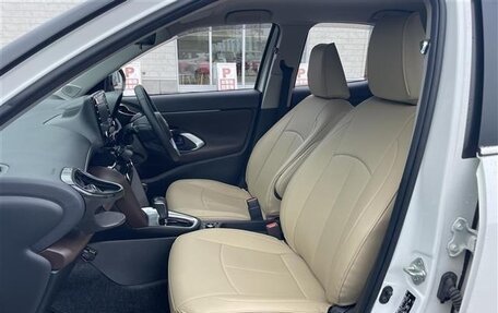 Toyota Yaris Cross, 2021 год, 1 700 000 рублей, 10 фотография