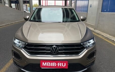 Volkswagen T-Roc I, 2022 год, 1 611 355 рублей, 5 фотография