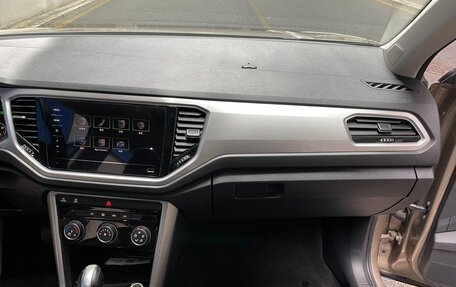 Volkswagen T-Roc I, 2022 год, 1 611 355 рублей, 15 фотография