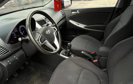 Hyundai Solaris II рестайлинг, 2011 год, 720 000 рублей, 7 фотография