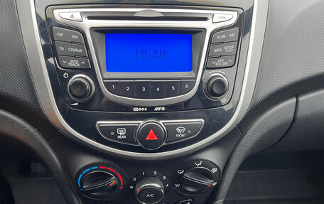 Hyundai Solaris II рестайлинг, 2011 год, 720 000 рублей, 15 фотография