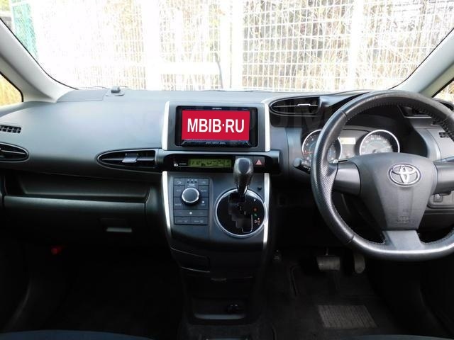 Toyota Wish II рестайлинг, 2017 год, 899 000 рублей, 2 фотография