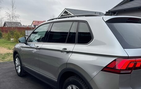 Volkswagen Tiguan II, 2020 год, 2 450 000 рублей, 3 фотография