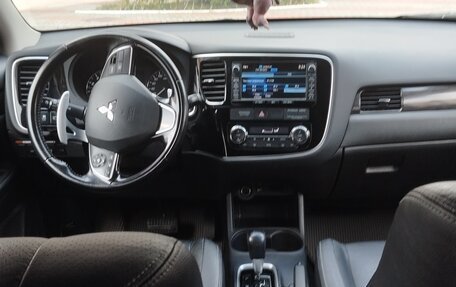 Mitsubishi Outlander III рестайлинг 3, 2015 год, 1 850 000 рублей, 4 фотография