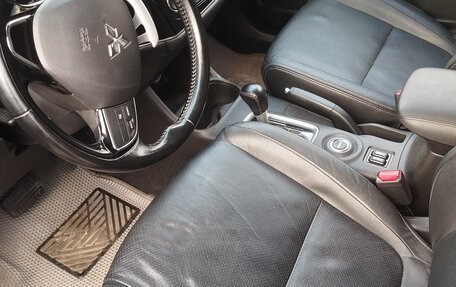 Mitsubishi Outlander III рестайлинг 3, 2015 год, 1 850 000 рублей, 11 фотография