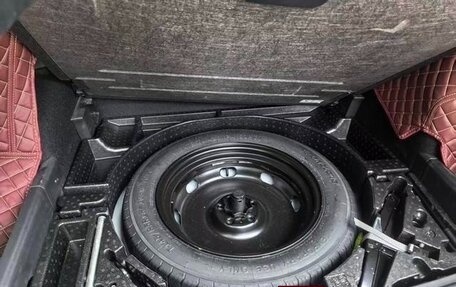 Volkswagen Tiguan II, 2022 год, 2 235 000 рублей, 11 фотография