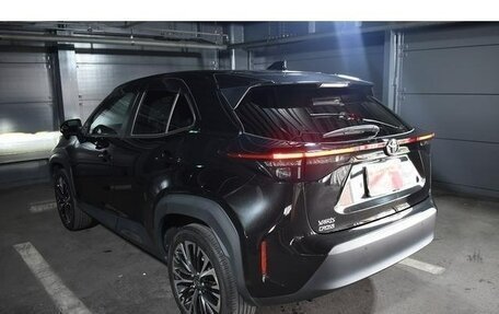 Toyota Yaris Cross, 2022 год, 1 544 000 рублей, 2 фотография