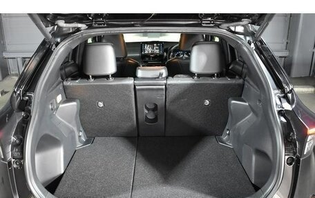 Toyota Yaris Cross, 2022 год, 1 544 000 рублей, 8 фотография