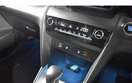 Toyota Yaris Cross, 2022 год, 1 544 000 рублей, 12 фотография