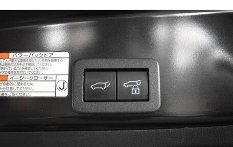 Toyota Yaris Cross, 2022 год, 1 544 000 рублей, 14 фотография