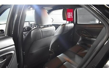 Toyota Yaris Cross, 2022 год, 1 544 000 рублей, 25 фотография