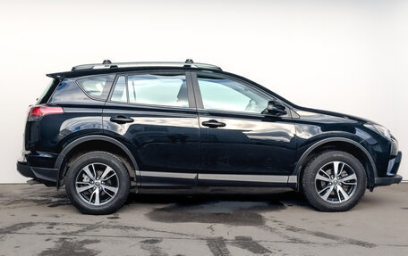 Toyota RAV4, 2017 год, 2 395 000 рублей, 4 фотография