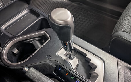 Toyota RAV4, 2017 год, 2 395 000 рублей, 26 фотография