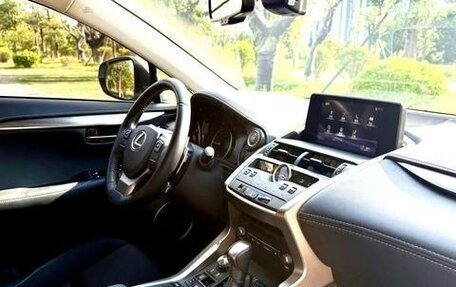 Lexus NX I, 2018 год, 3 200 000 рублей, 17 фотография