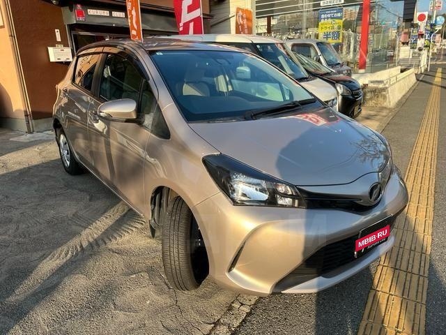 Toyota Vitz XP130 рестайлинг, 2019 год, 669 159 рублей, 3 фотография