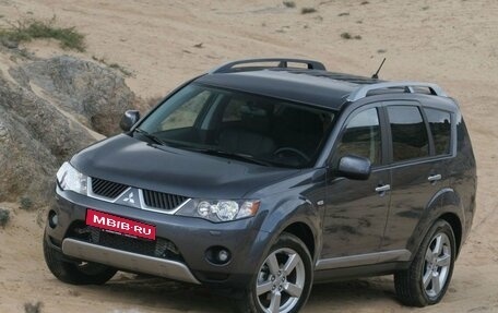 Mitsubishi Outlander III рестайлинг 3, 2008 год, 750 000 рублей, 1 фотография