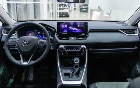 Toyota RAV4, 2025 год, 4 690 000 рублей, 13 фотография