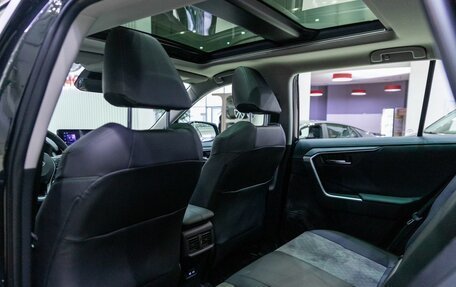 Toyota RAV4, 2025 год, 4 690 000 рублей, 15 фотография