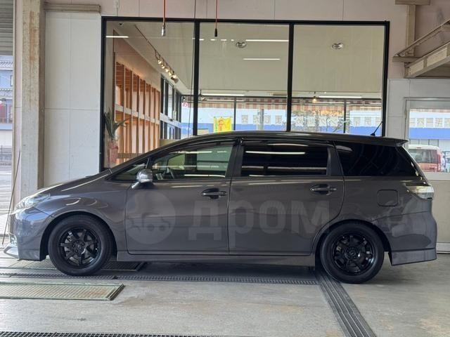 Toyota Wish II рестайлинг, 2017 год, 899 965 рублей, 12 фотография