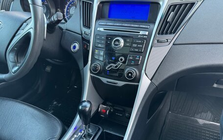 Hyundai Sonata VI, 2012 год, 1 195 000 рублей, 15 фотография