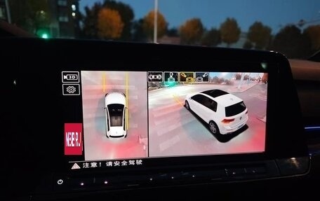 Volkswagen Golf VIII, 2022 год, 1 650 000 рублей, 10 фотография