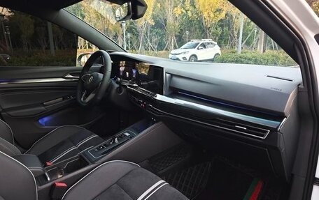 Volkswagen Golf VIII, 2022 год, 1 650 000 рублей, 14 фотография