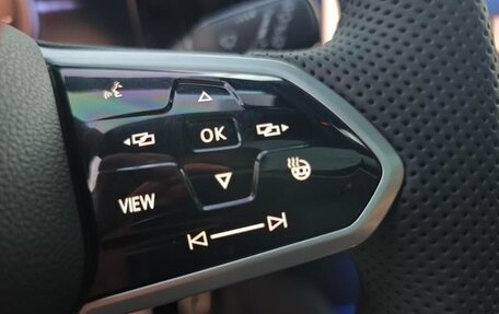 Volkswagen Golf VIII, 2022 год, 1 650 000 рублей, 17 фотография