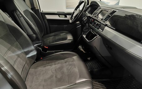 Volkswagen Multivan T6 рестайлинг, 2019 год, 4 819 000 рублей, 9 фотография