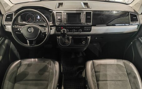 Volkswagen Multivan T6 рестайлинг, 2019 год, 4 819 000 рублей, 10 фотография