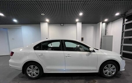 Volkswagen Jetta VI, 2018 год, 1 560 000 рублей, 2 фотография