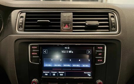 Volkswagen Jetta VI, 2018 год, 1 560 000 рублей, 14 фотография