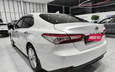 Toyota Camry, 2019 год, 3 150 000 рублей, 8 фотография